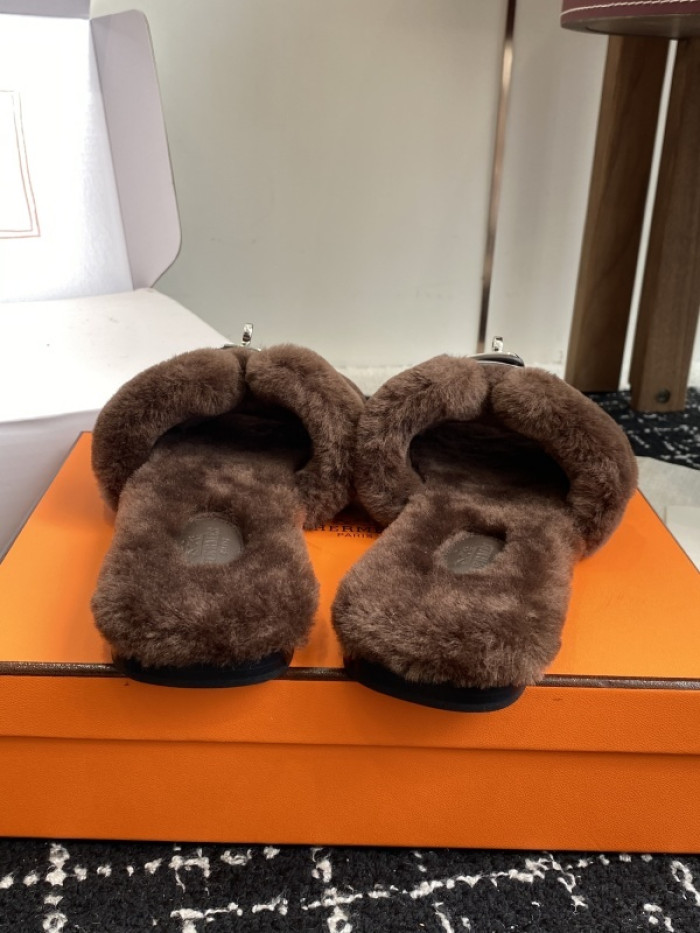 H**mes SLIPPERS