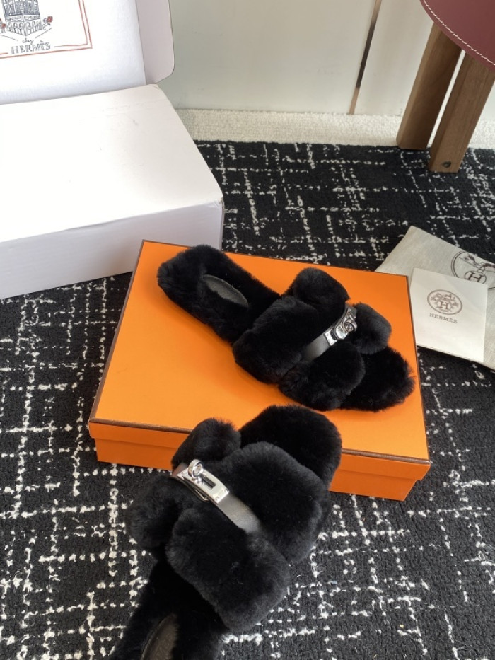 H**mes SLIPPERS