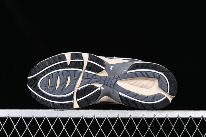 As*ic*s Sneaker 1303A243-026