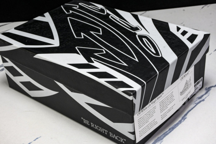 Off-White c/o Virgil Abloh