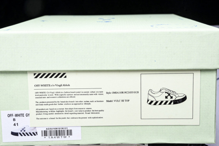 Off-White c/o Virgil Abloh