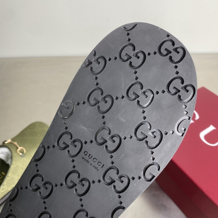 G*u*i SANDALS D06670