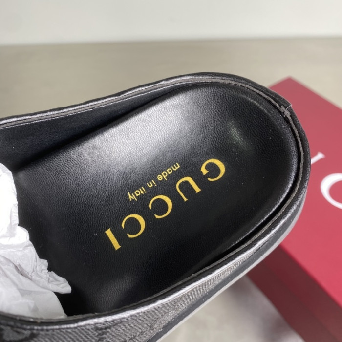 G*u*i SANDALS D06673