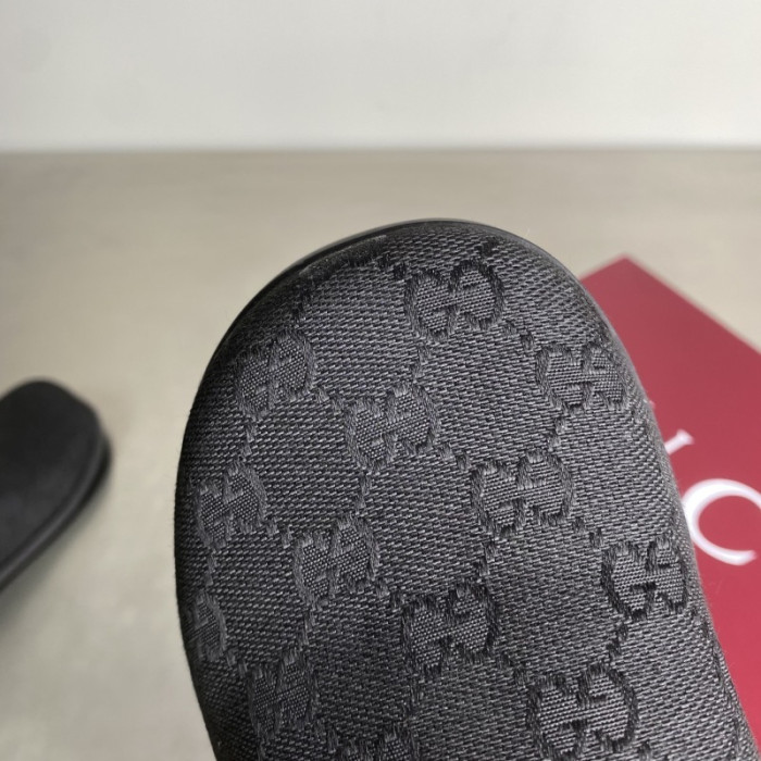 G*u*i SANDALS D06673