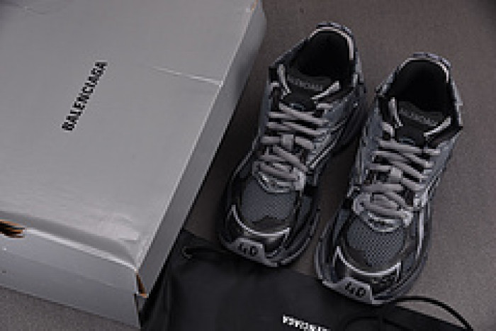 Ba*len*cia*ga Runner 677403 W3RBR 1515