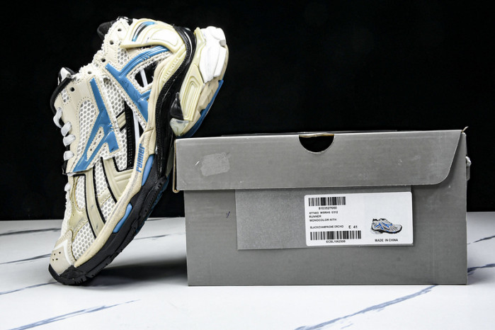 Ba*len*cia*ga Runner 677403 W5RH6 0312