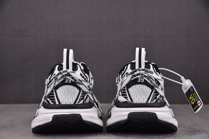 Ba*len*cia*ga 3XL SNEAKER 825598 W3XHL 9010