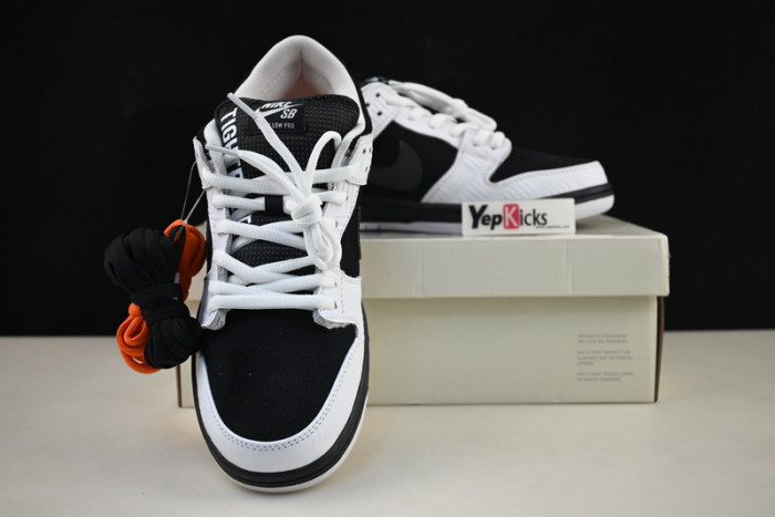 nike sb dunk low tightbooth fd2629-100