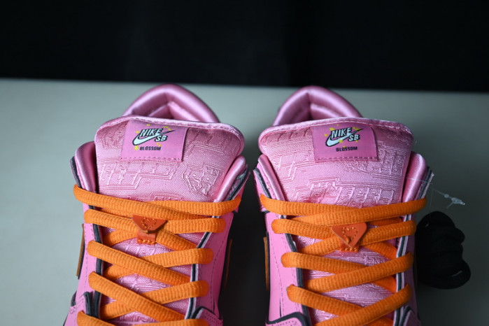 the powerpuff girls x nike sb dunk low “blossom” fd2631-600