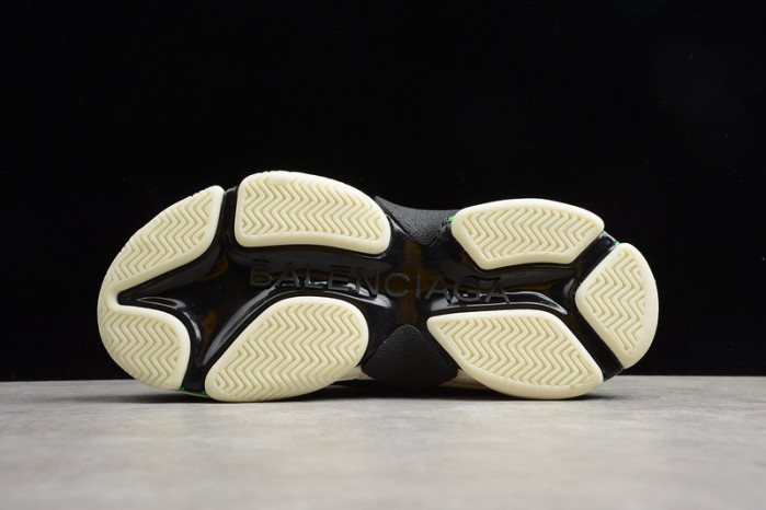 Ba*len*cia*ga triple s w09o5 9033