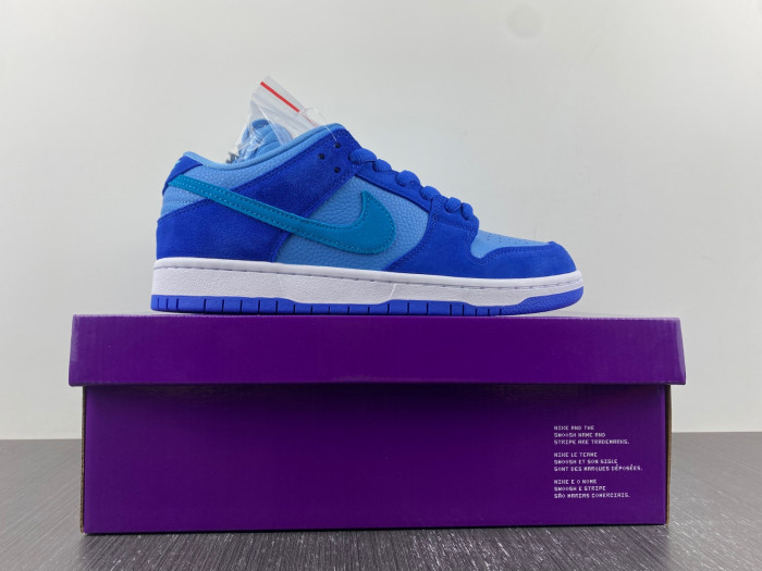 nike sb dunk low blue raspberry dm0807-400