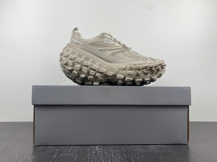 Ba*len*cia*ga Defenders W2RAF 9700