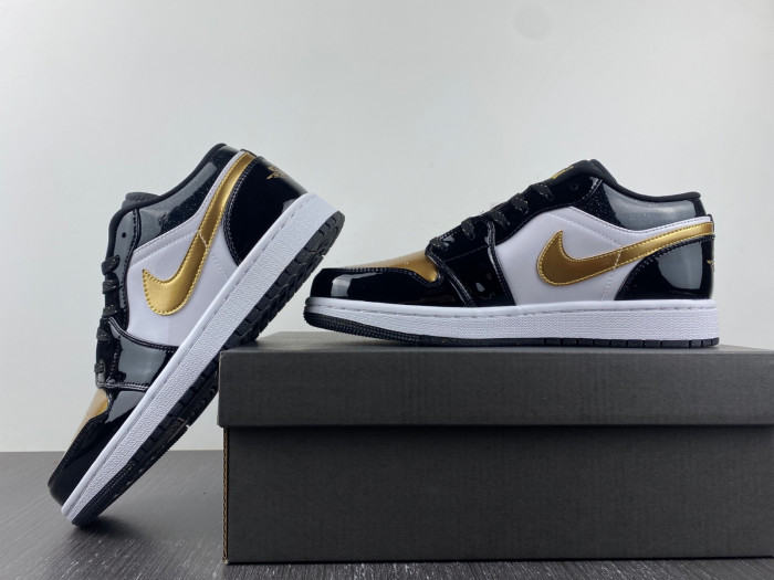 jordan 1 low se gold toe dr6970-071