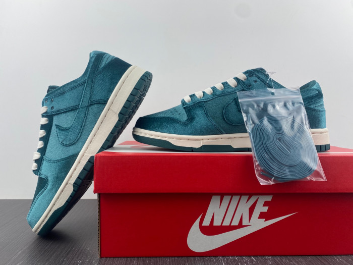 nike dunk low velvet teal dz5224-300