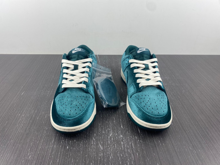 nike dunk low velvet teal dz5224-300
