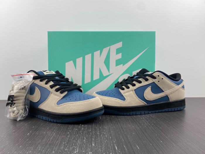 nike dunk low light cream thunderstorm bq6817-200