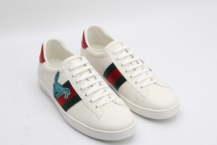 g*u*i ace embroidered low-top sneaker g095