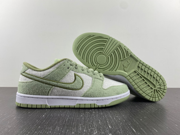nike dunk low fleece pack honeydew dq7579-300