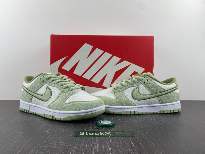 nike dunk low fleece pack honeydew dq7579-300