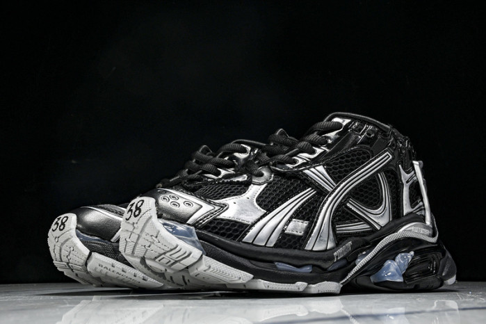 Ba*len*cia*ga Runner 772774 W3RNY 0322