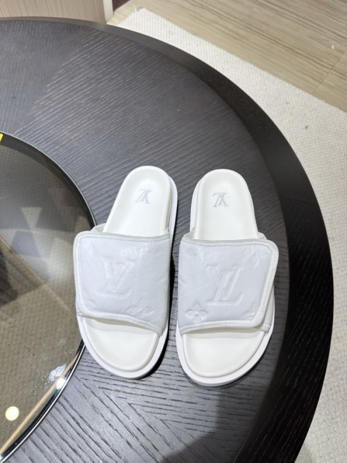 L0VT SANDALS