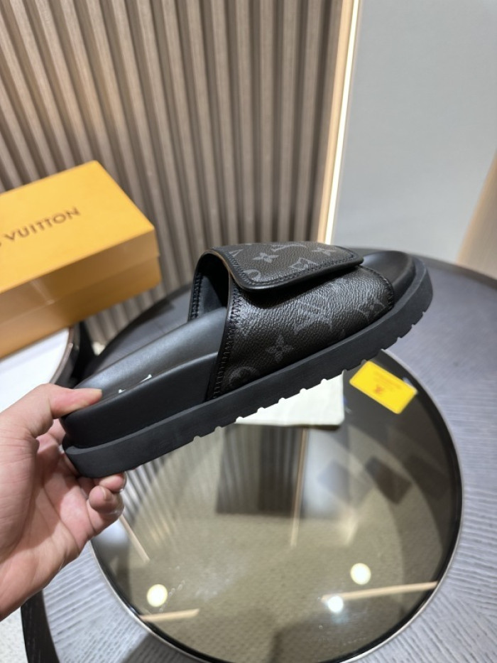 L0VT SANDALS