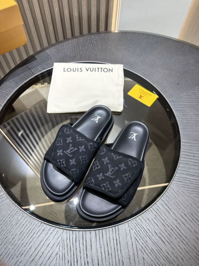 L0VT SANDALS