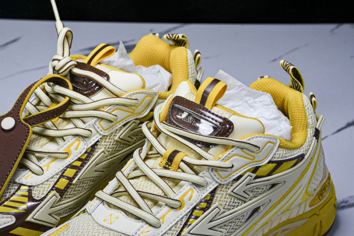 Off-White c/o Virgil Abloh