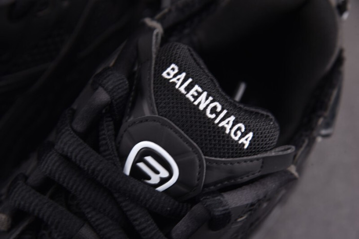 Ba*len*cia*ga Runner 772767-W3RMU-1100