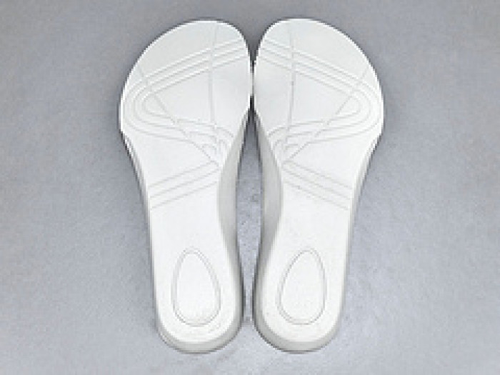 Bo*te*ga Ve*ne*ta BV057