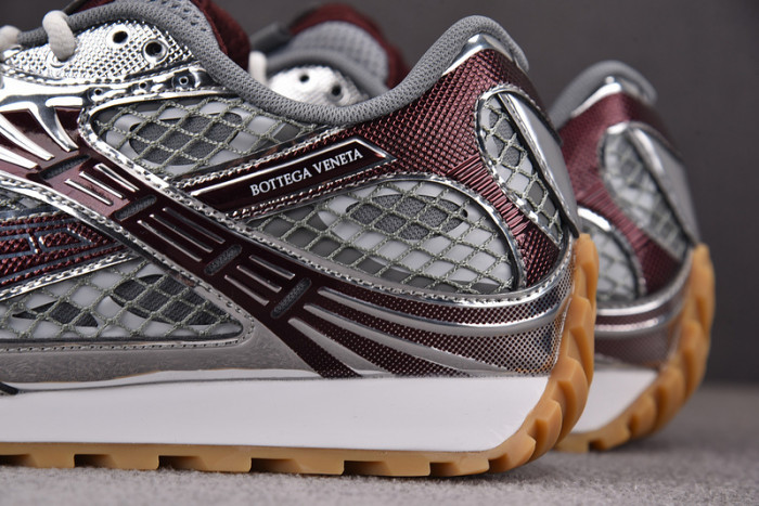 Bo*te*ga Ve*ne*ta BV043