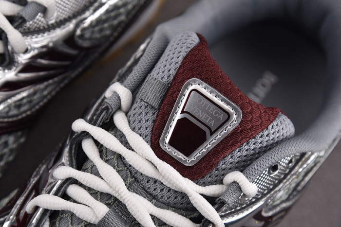 Bo*te*ga Ve*ne*ta BV043