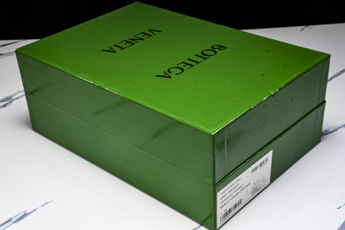 Bo*te*ga Ve*ne*ta BV057