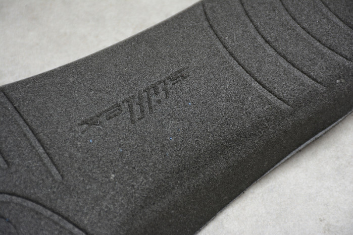 Ba*len*cia*ga triple s w09o5 9028