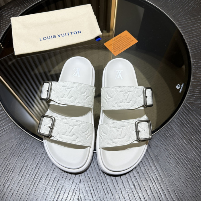 L0VT SANDALS