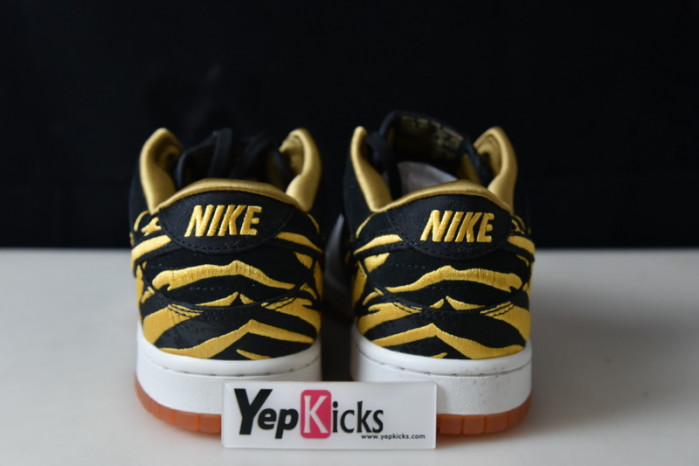 nike dunk low year of the tiger dq5351-001