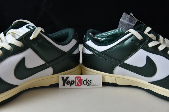 nike dunk low vintage green dq8580-100