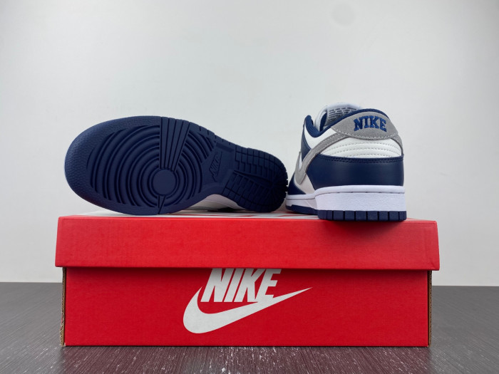 nike dunk low summit white midnight navy fd9749-400