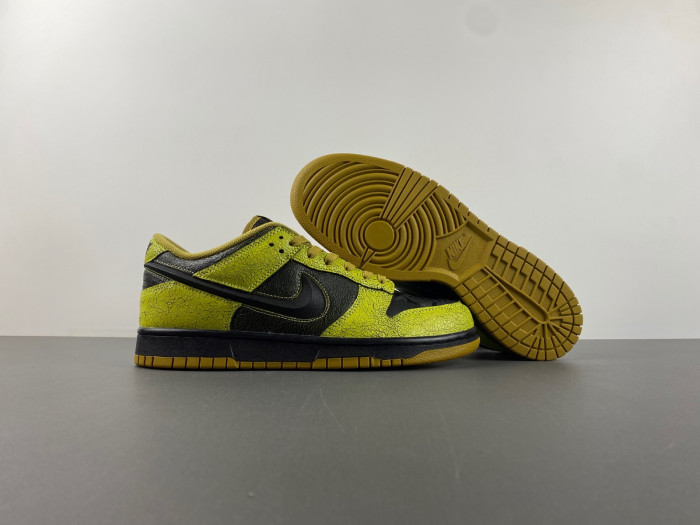 Nike Dunk Low “Halloween” HV6103-300