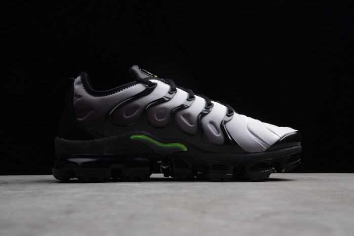 AIR VAPORMAX PLUS BLACK/VOLT-WHITE 924453-009