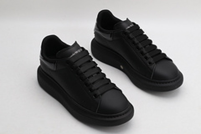 Ale*d*r M*Q*en E2698