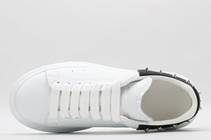 Ale*d*r M*Q*en E2707