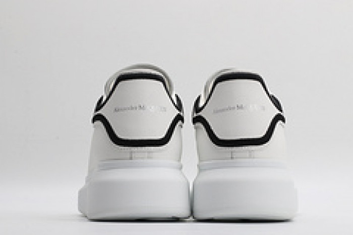 Ale*d*r M*Q*en E2711