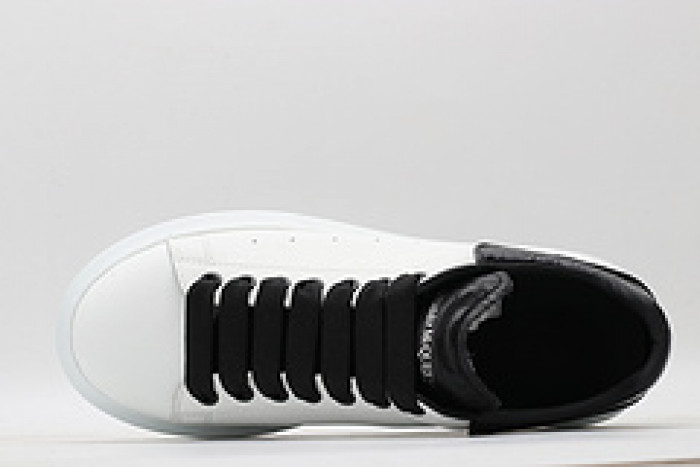 Ale*d*r M*Q*en E2712