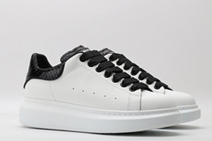 Ale*d*r M*Q*en E2712