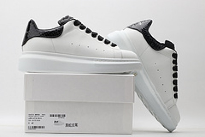 Ale*d*r M*Q*en E2712