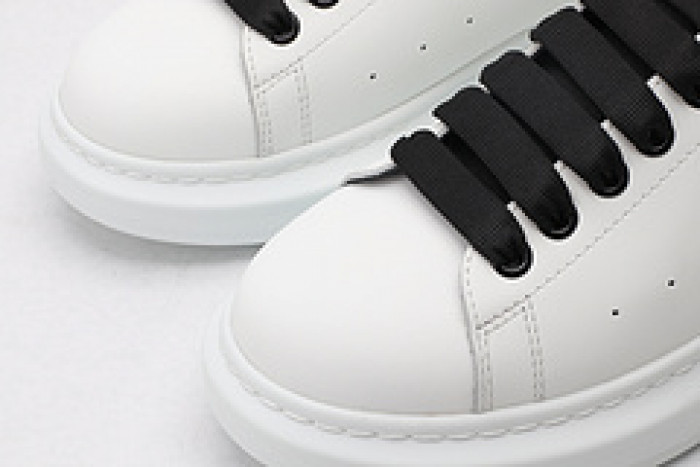 Ale*d*r M*Q*en E2712