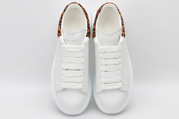 Ale*d*r M*Q*en E2722