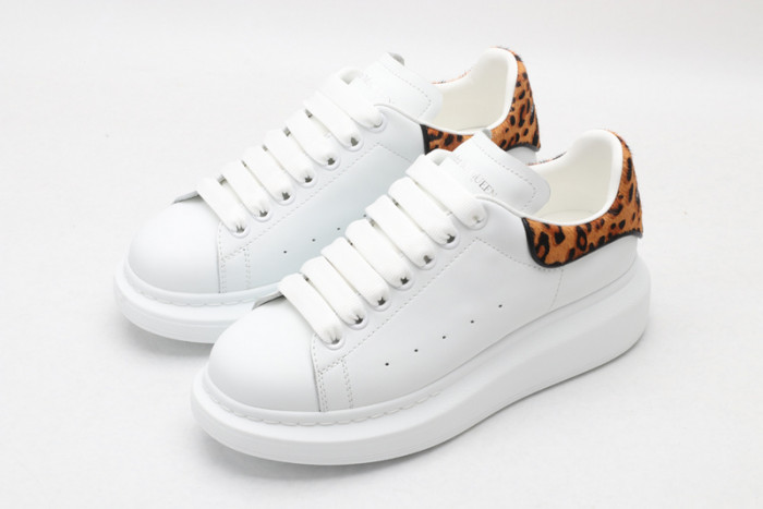 Ale*d*r M*Q*en E2722