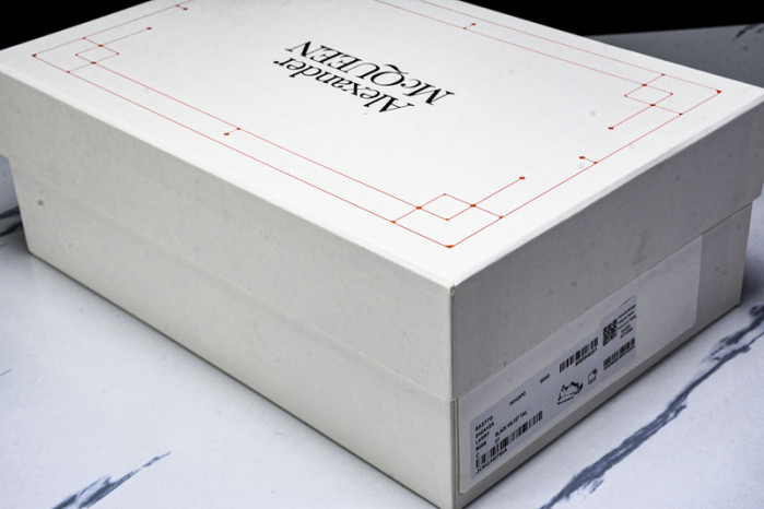 Ale*d*r M*Q*en E2725